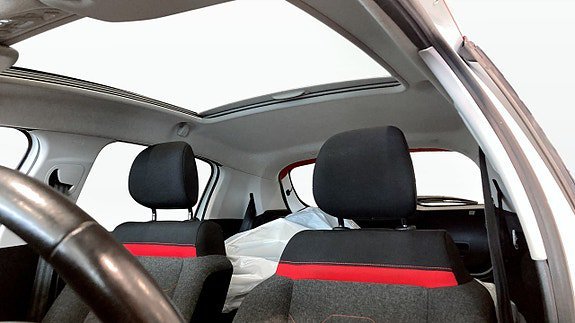 Vehicle Image 19