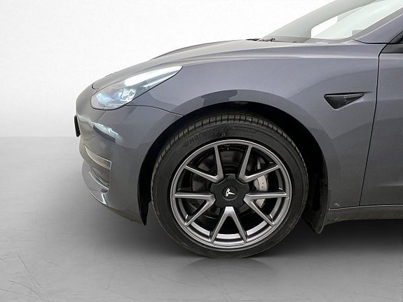 Vehicle Image 33