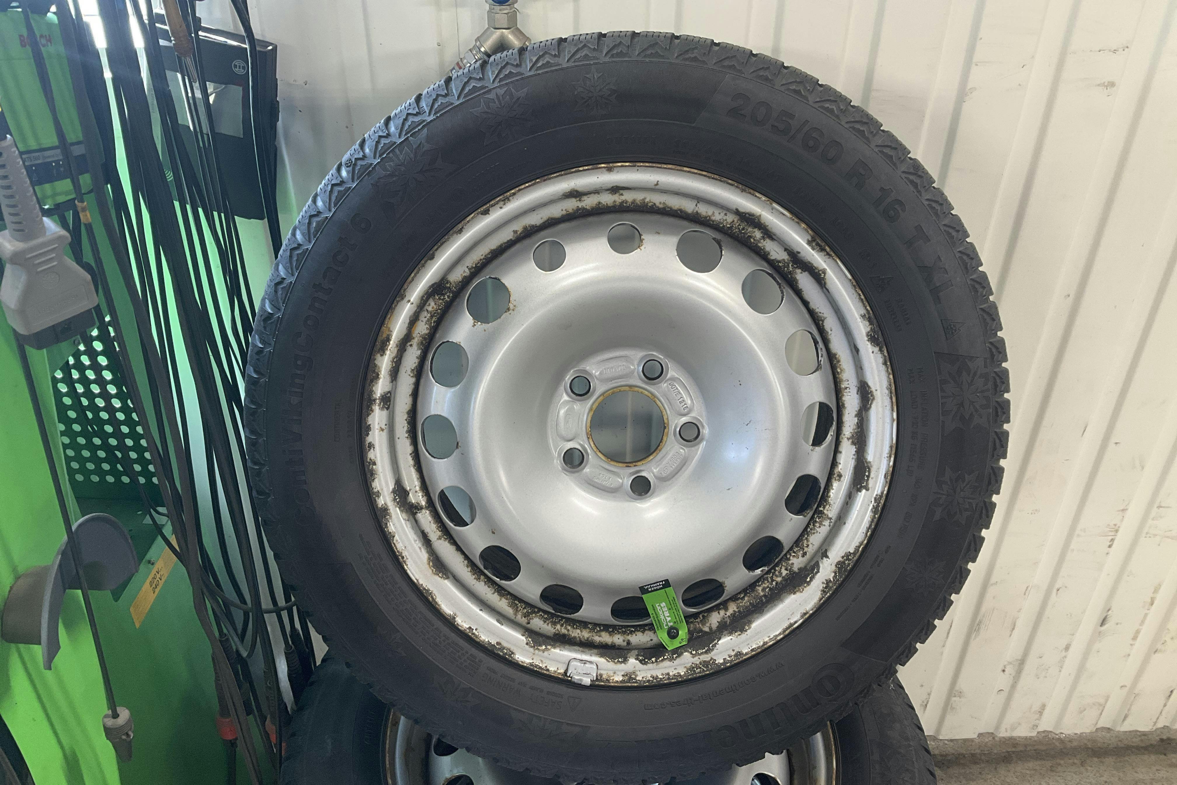 Vehicle Image 16