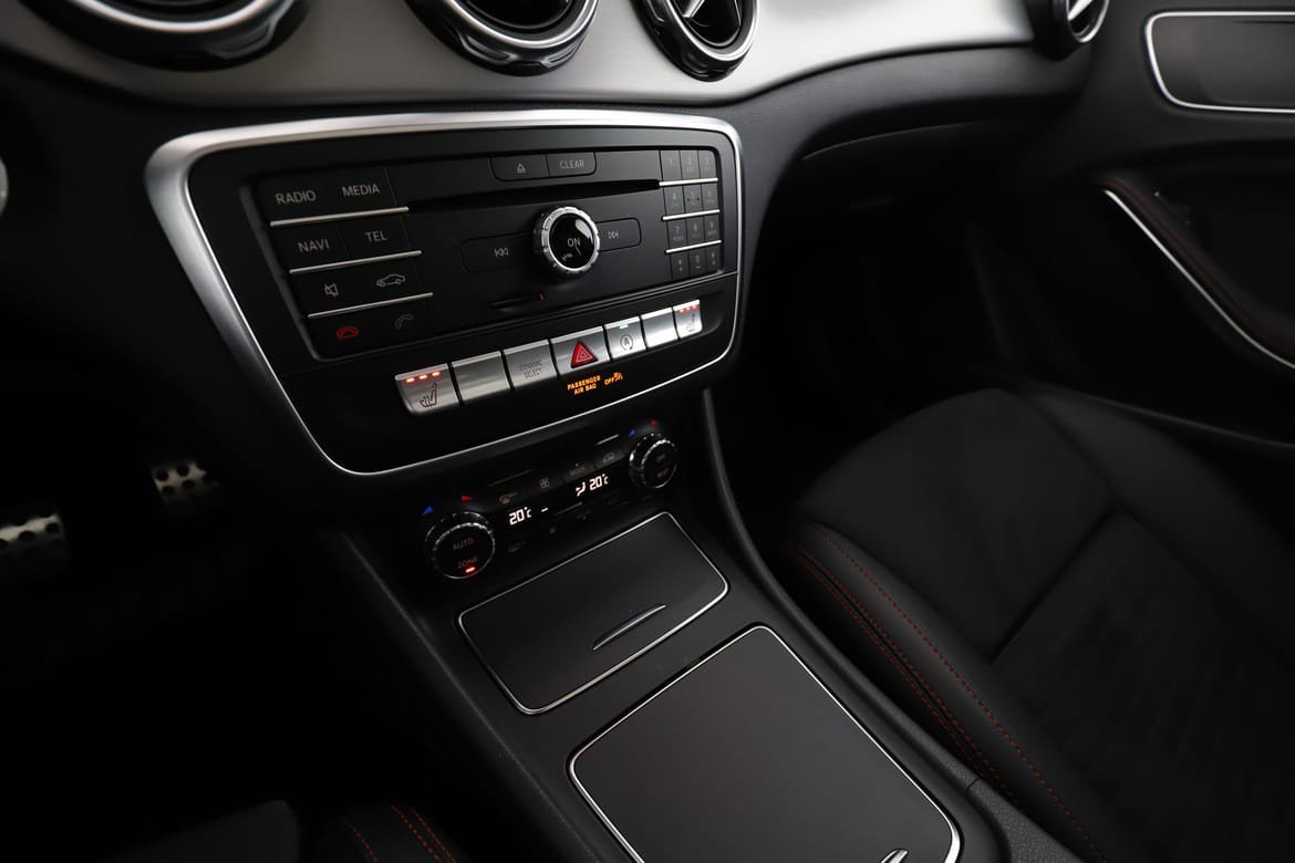 Vehicle Image 25