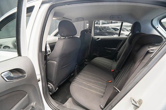 Vehicle Image 17