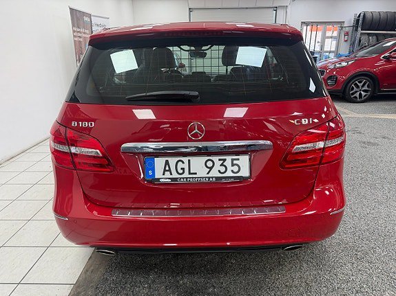Vehicle Image 17