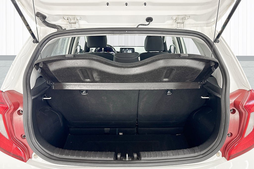 Vehicle Image 16