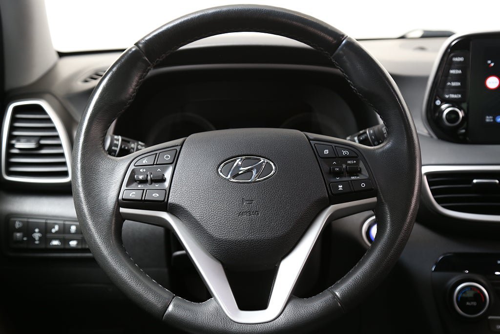 Vehicle Image 17