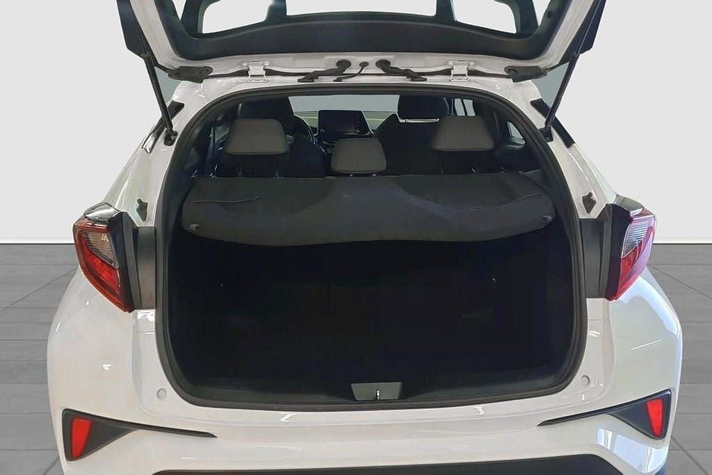 Vehicle Image 11