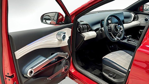 Vehicle Image 9
