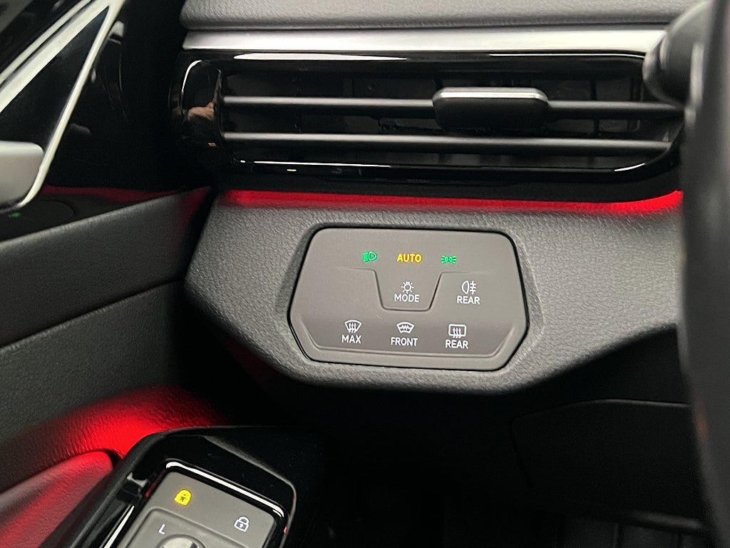 Vehicle Image 26