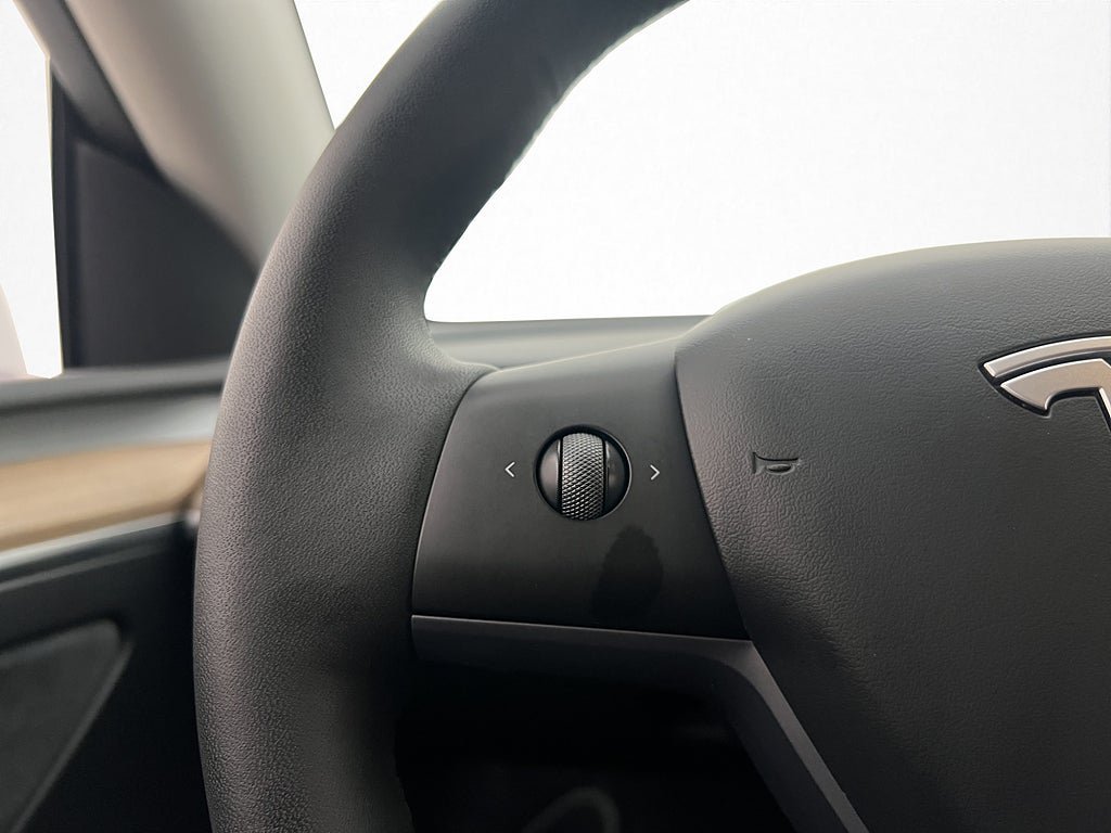 Vehicle Image 28