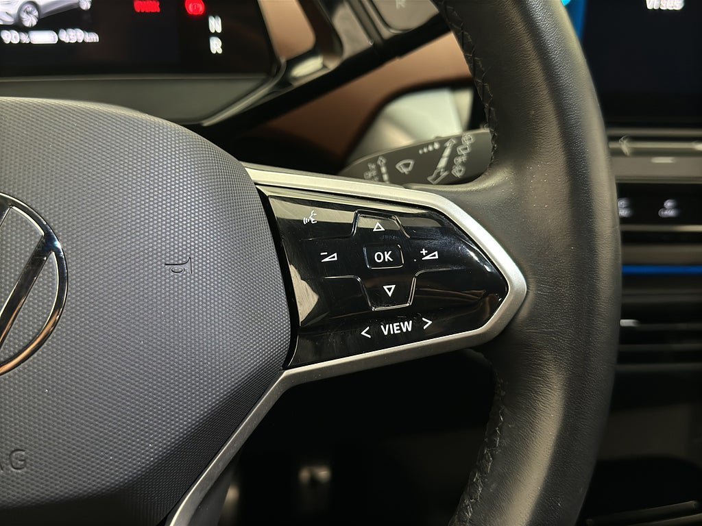 Vehicle Image 28