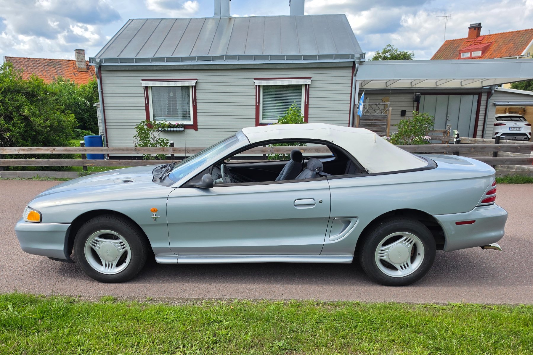 Vehicle Image 6