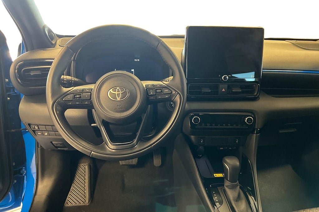 Vehicle Image 10