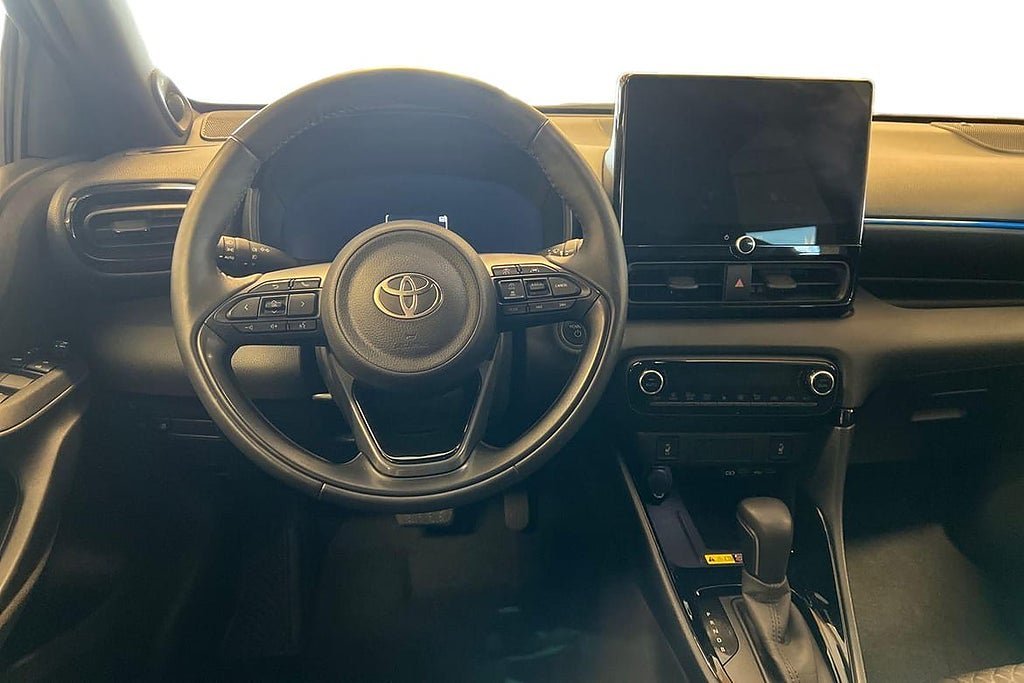 Vehicle Image 11