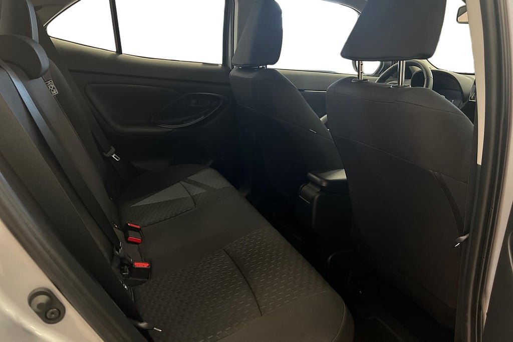 Vehicle Image 9