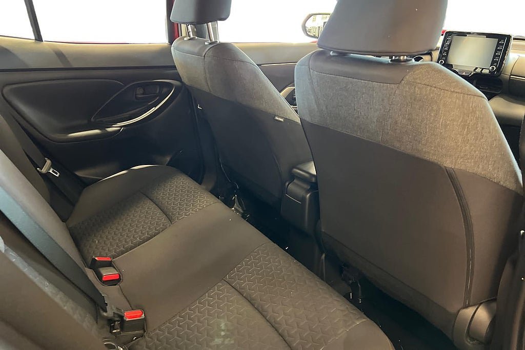 Vehicle Image 9