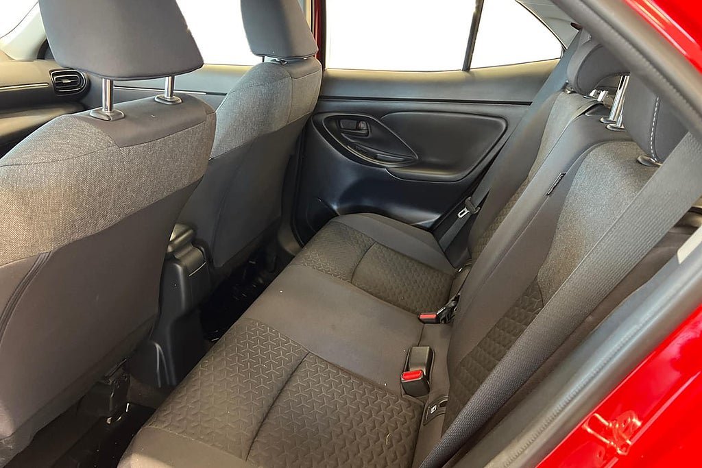 Vehicle Image 13