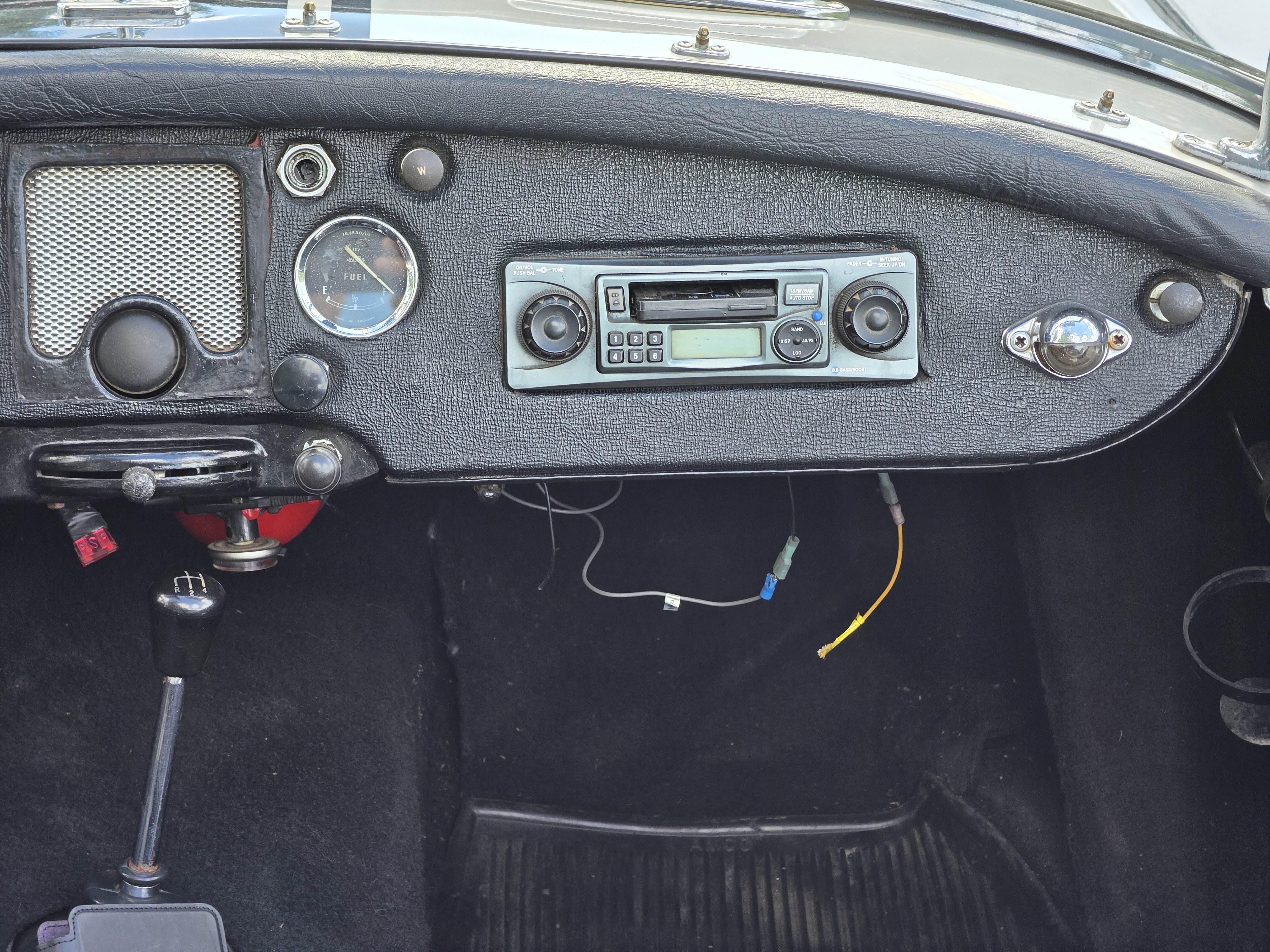 Vehicle Image 16