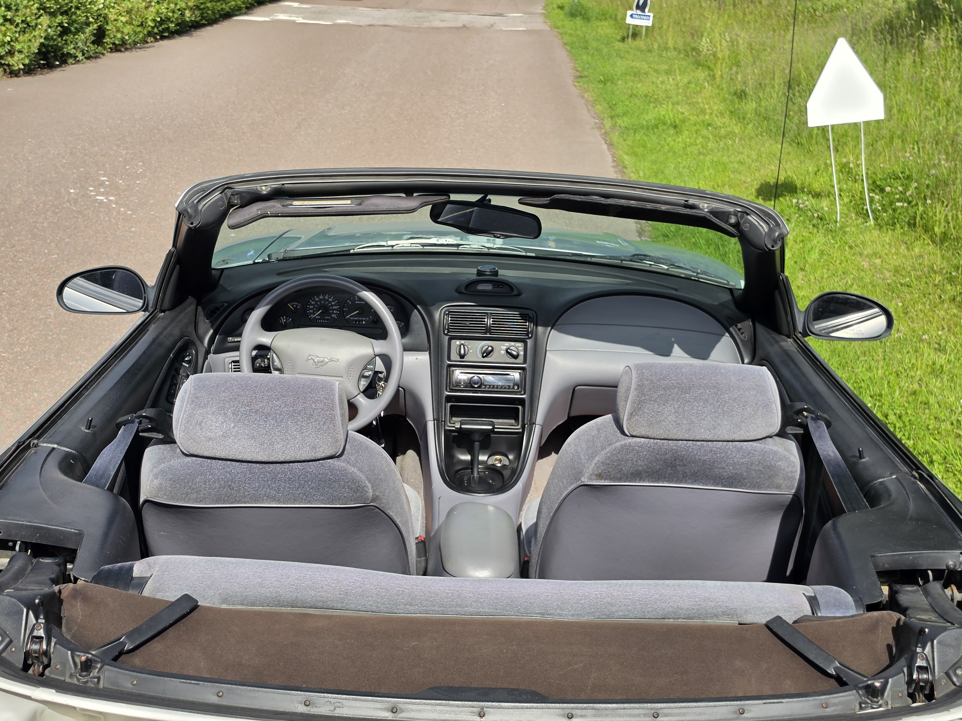 Vehicle Image 25