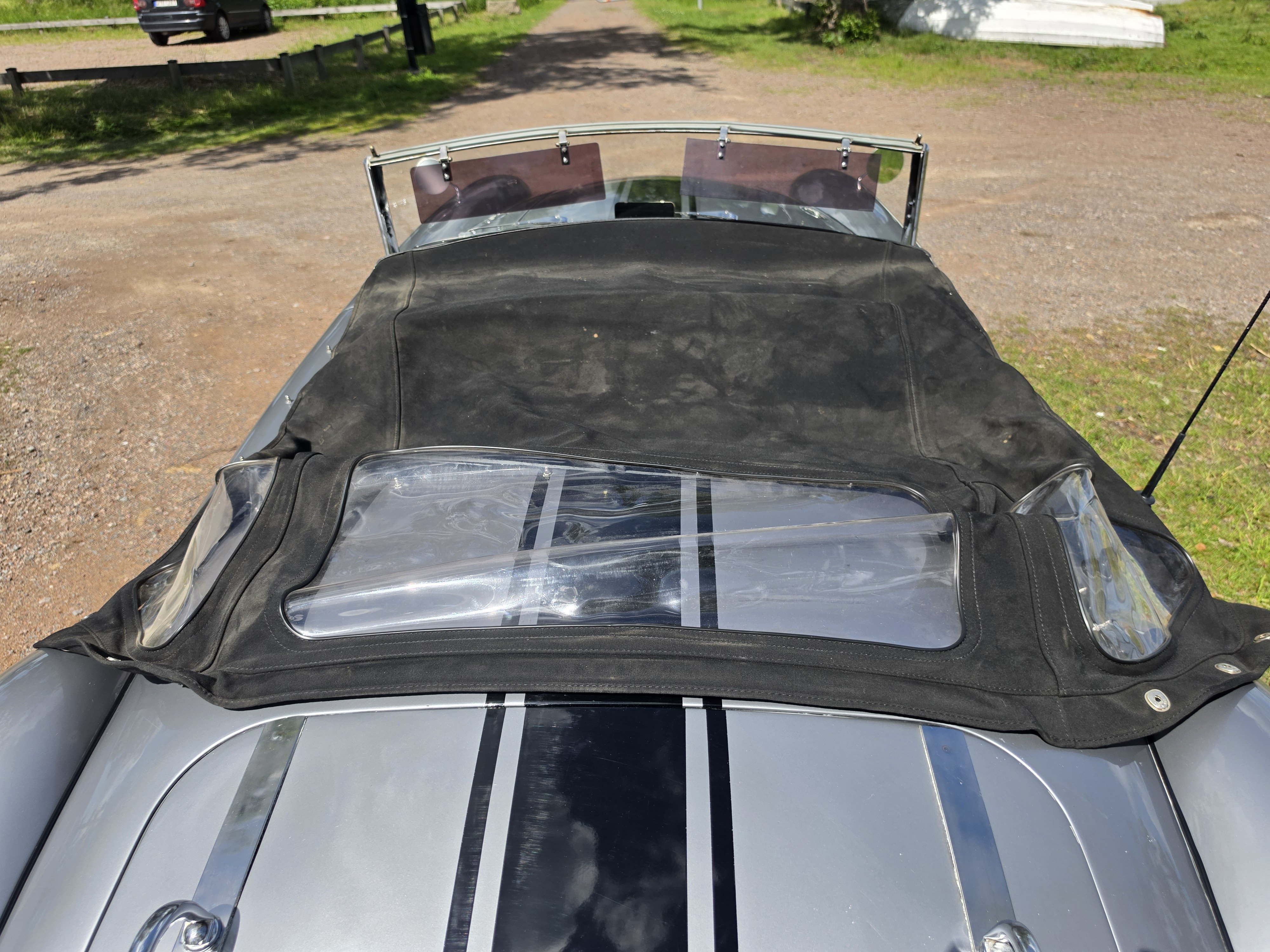 Vehicle Image 24
