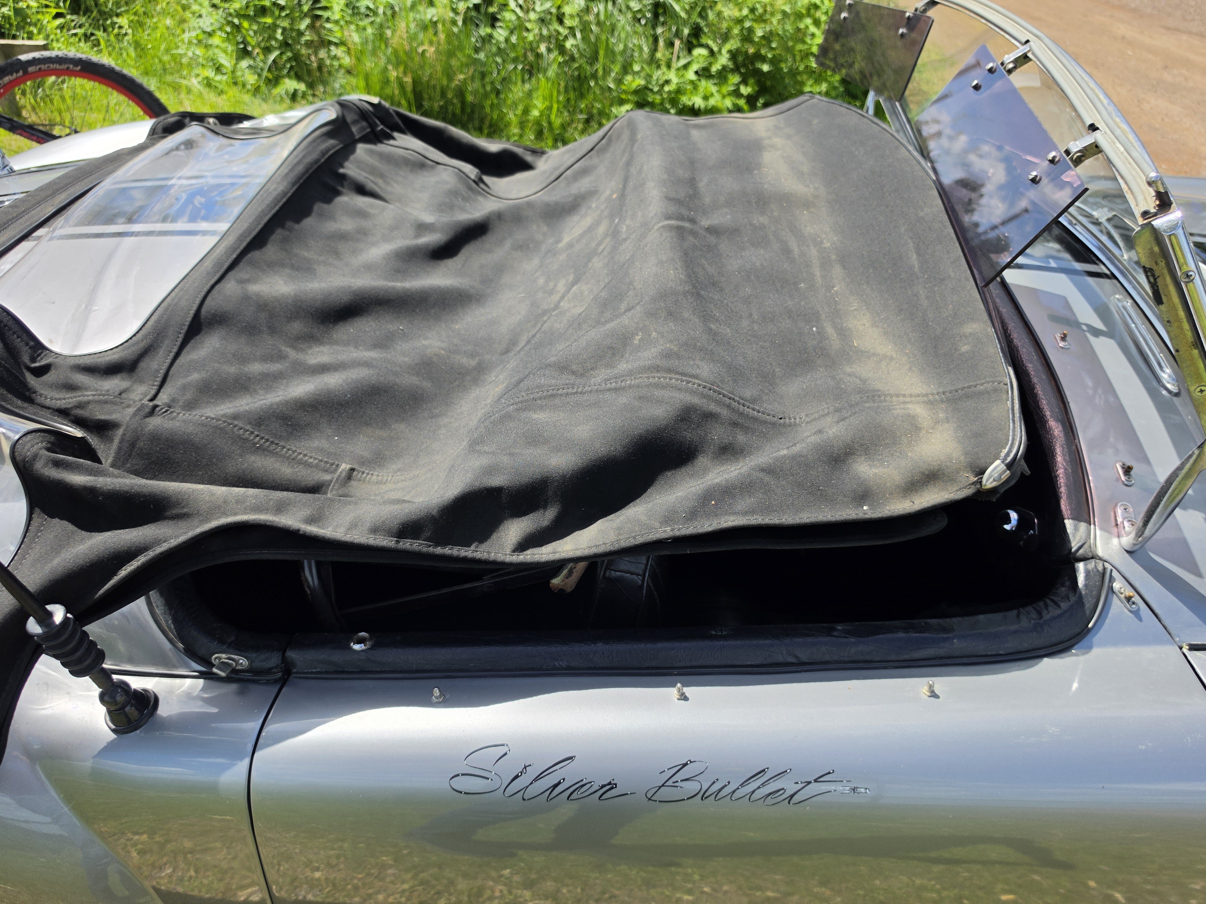 Vehicle Image 25