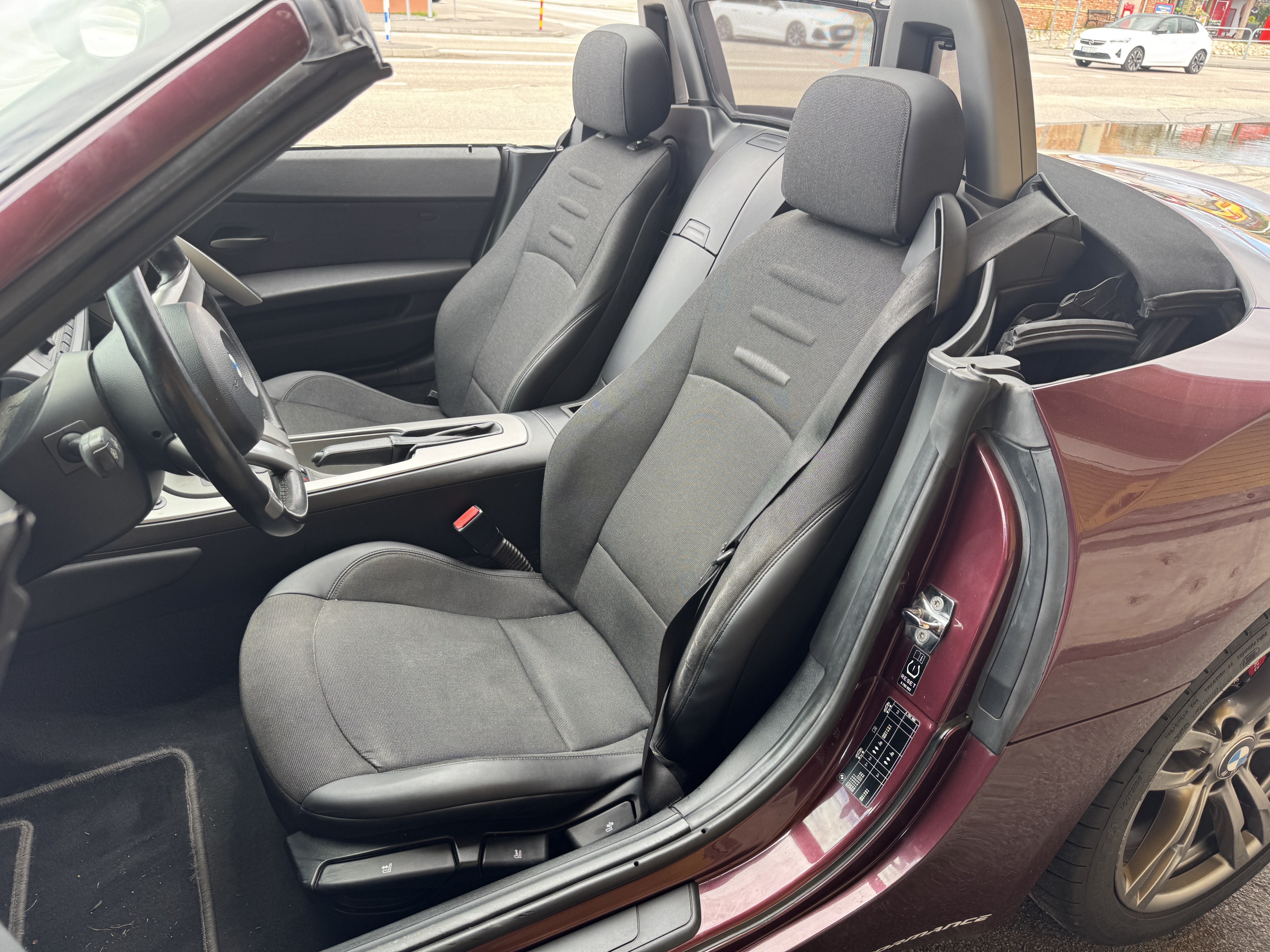 Vehicle Image 35
