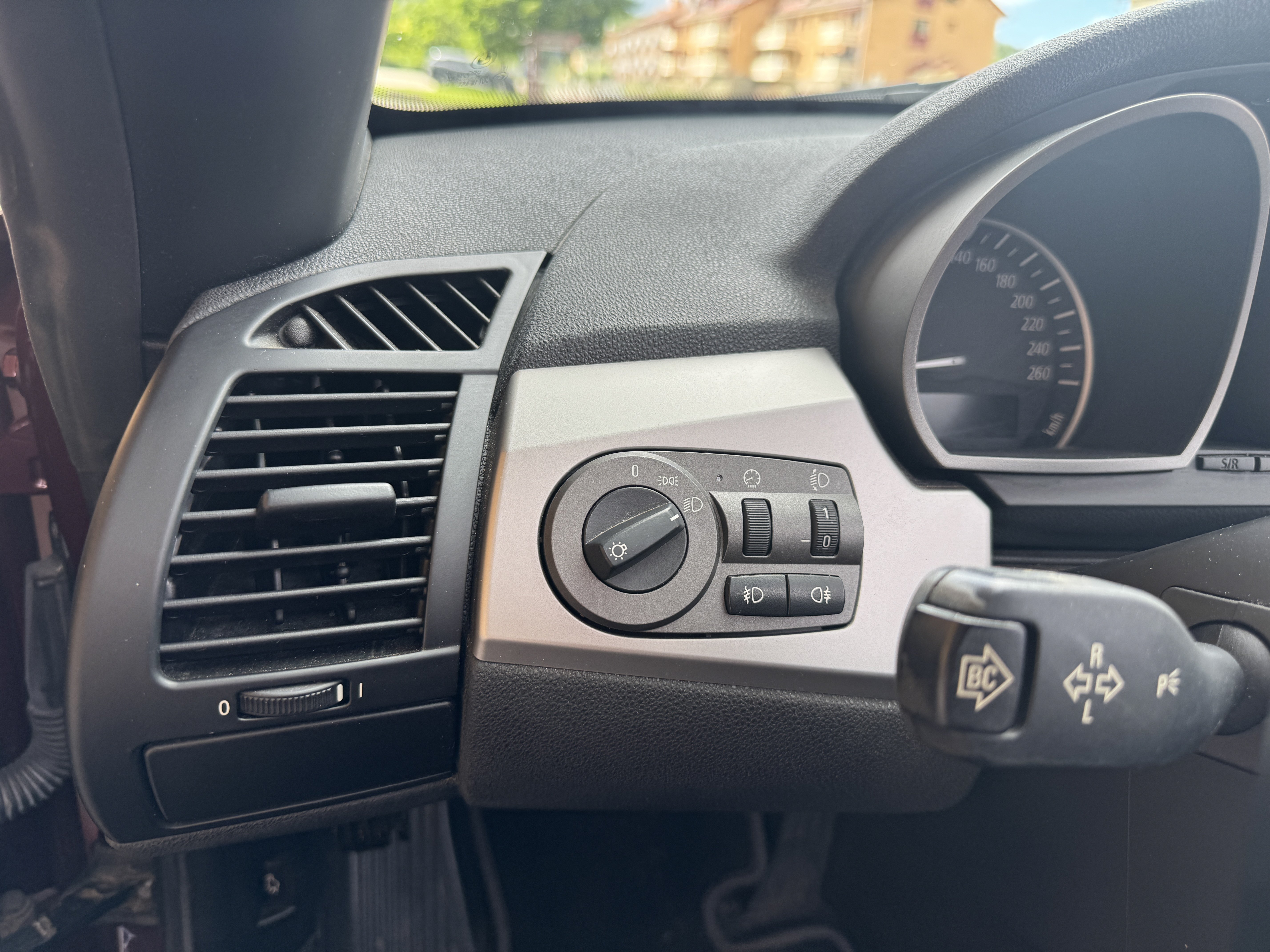 Vehicle Image 40