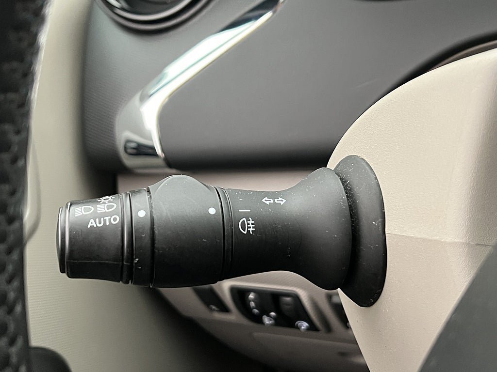 Vehicle Image 24