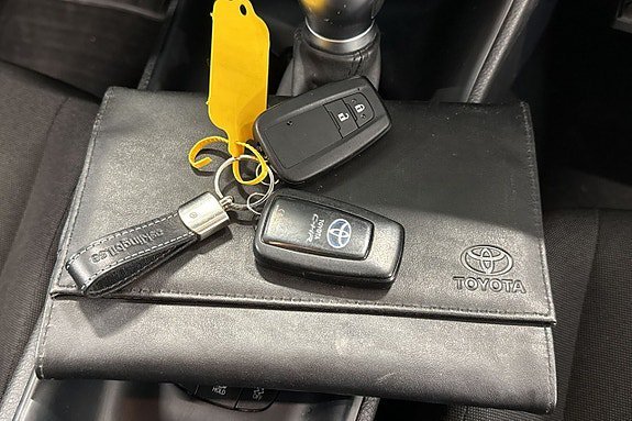 Vehicle Image 23
