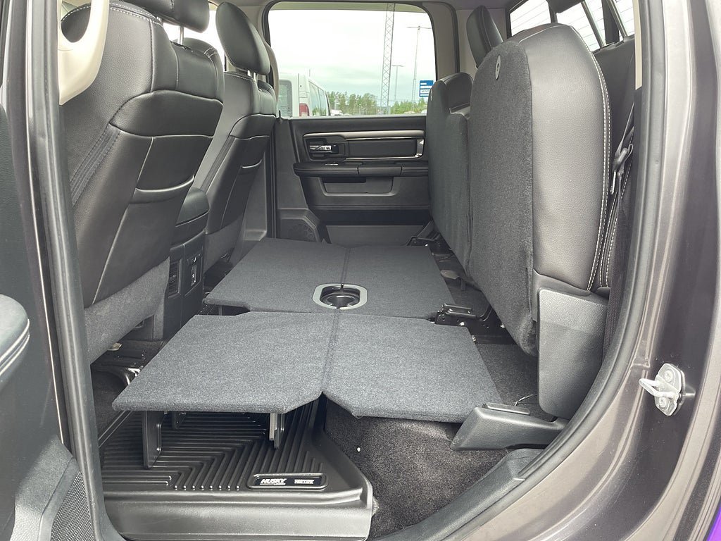 Vehicle Image 38