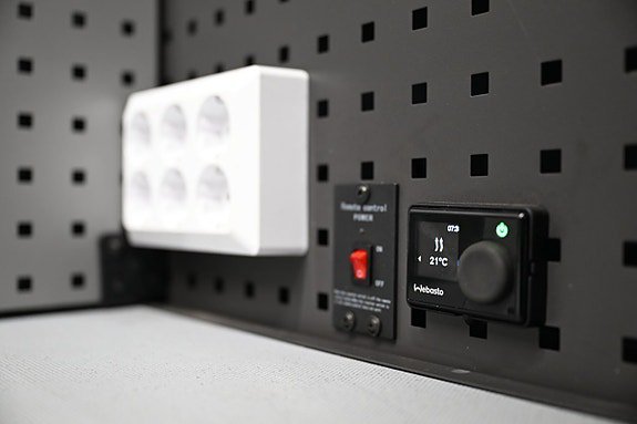 Vehicle Image 13