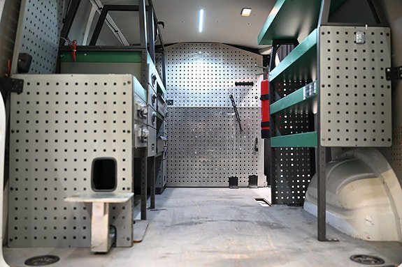 Vehicle Image 9