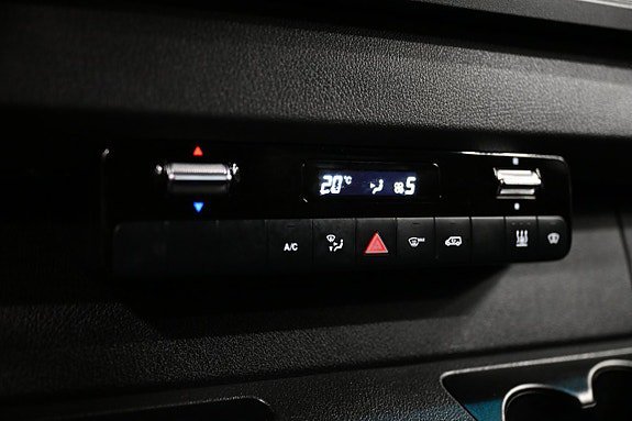 Vehicle Image 27