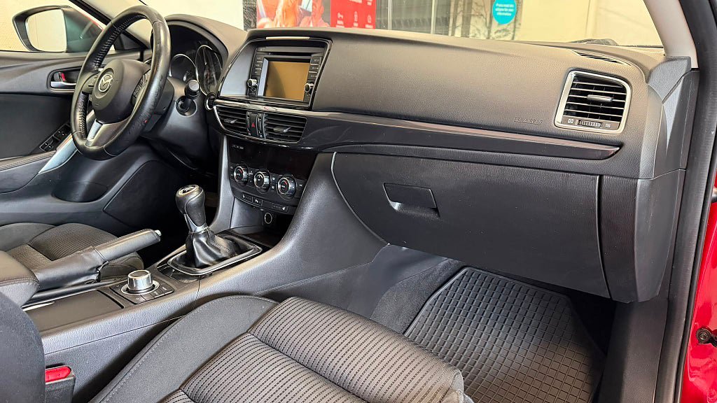 Vehicle Image 12