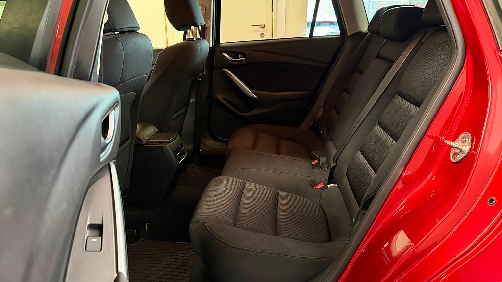 Vehicle Image 16