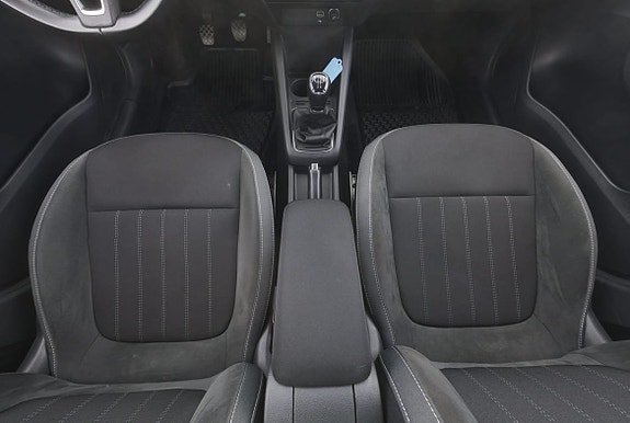 Vehicle Image 17