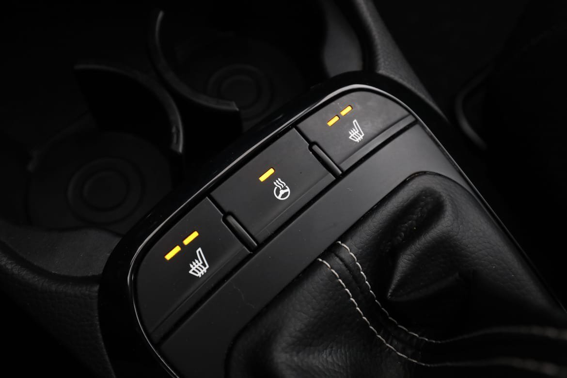 Vehicle Image 25