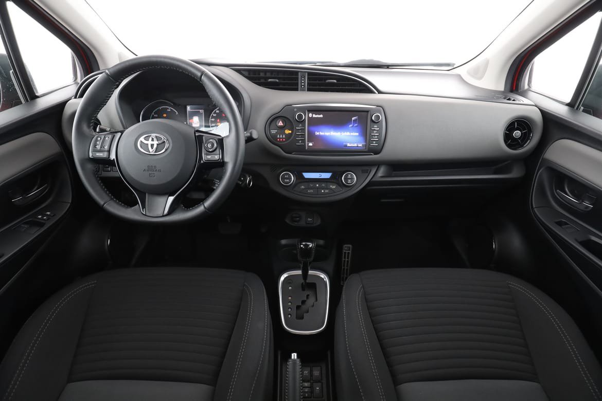 Vehicle Image 13