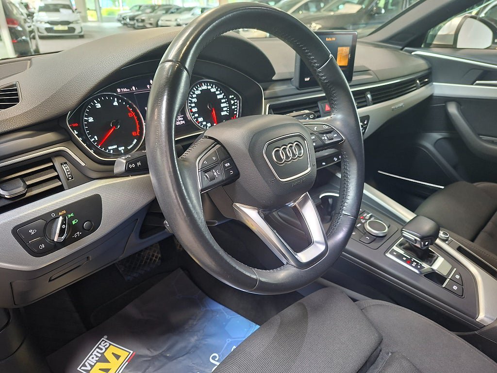Vehicle Image 14