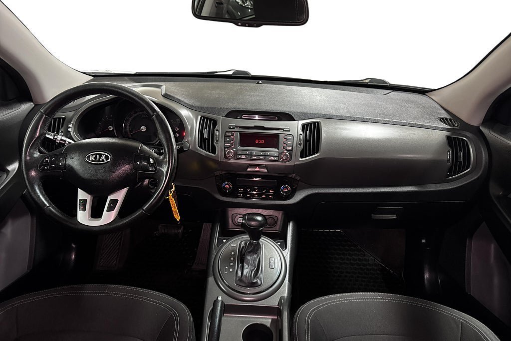 Vehicle Image 8