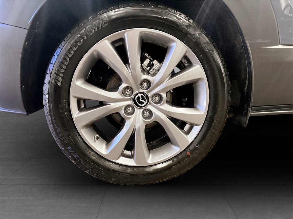 Vehicle Image 14