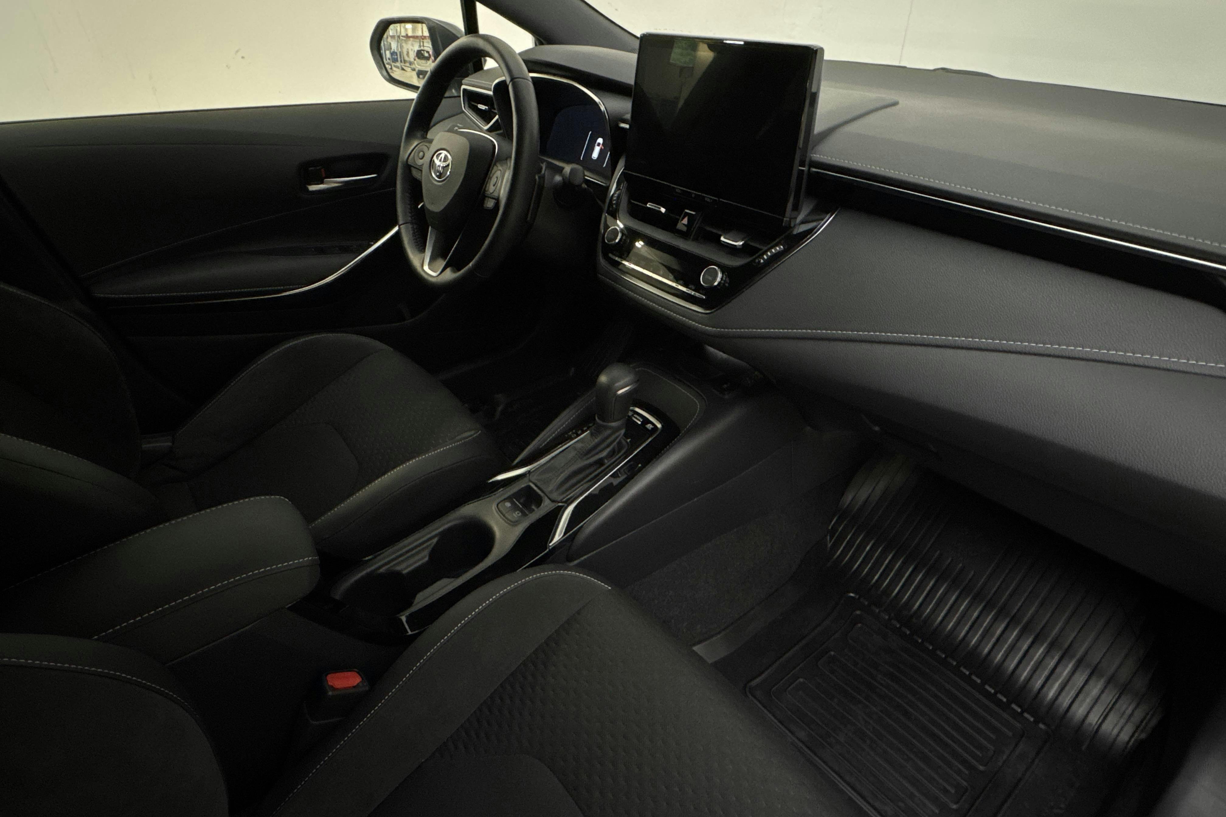 Vehicle Image 13