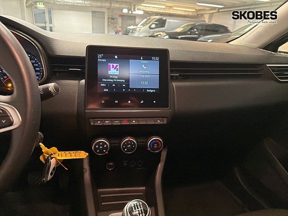 Vehicle Image 11