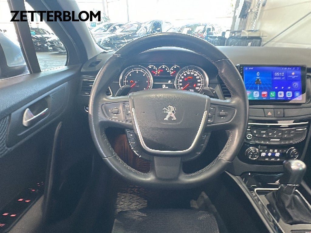 Vehicle Image 12