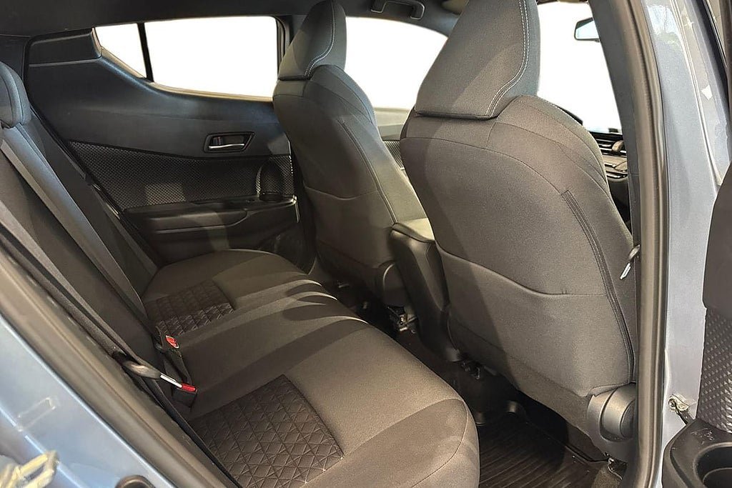 Vehicle Image 9