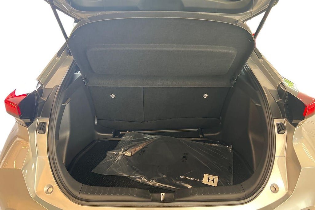 Vehicle Image 12