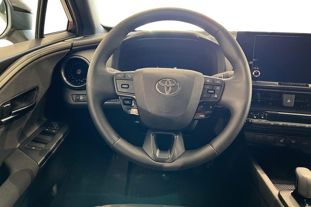 Vehicle Image 11