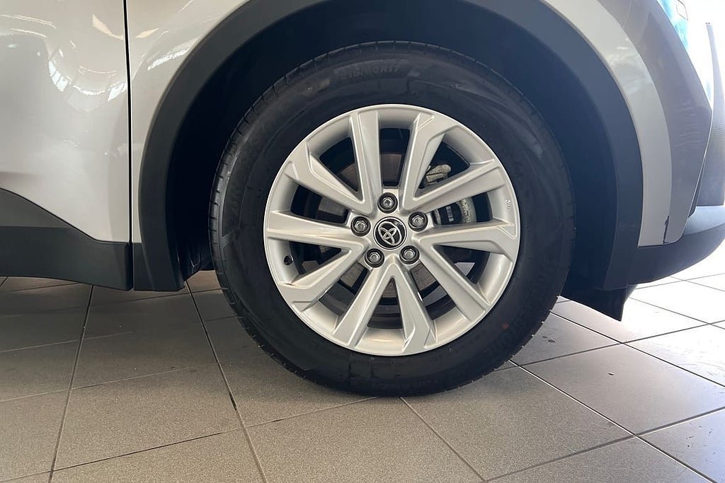 Vehicle Image 17
