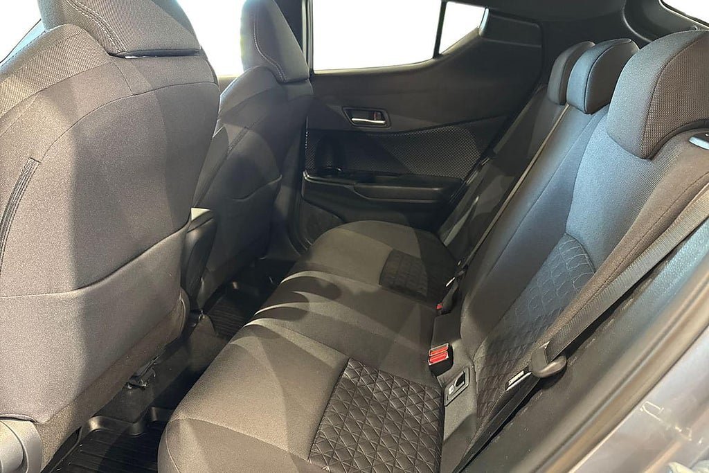 Vehicle Image 13