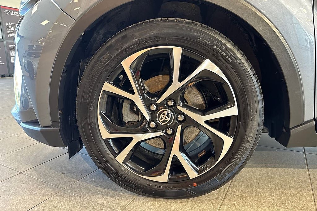 Vehicle Image 17