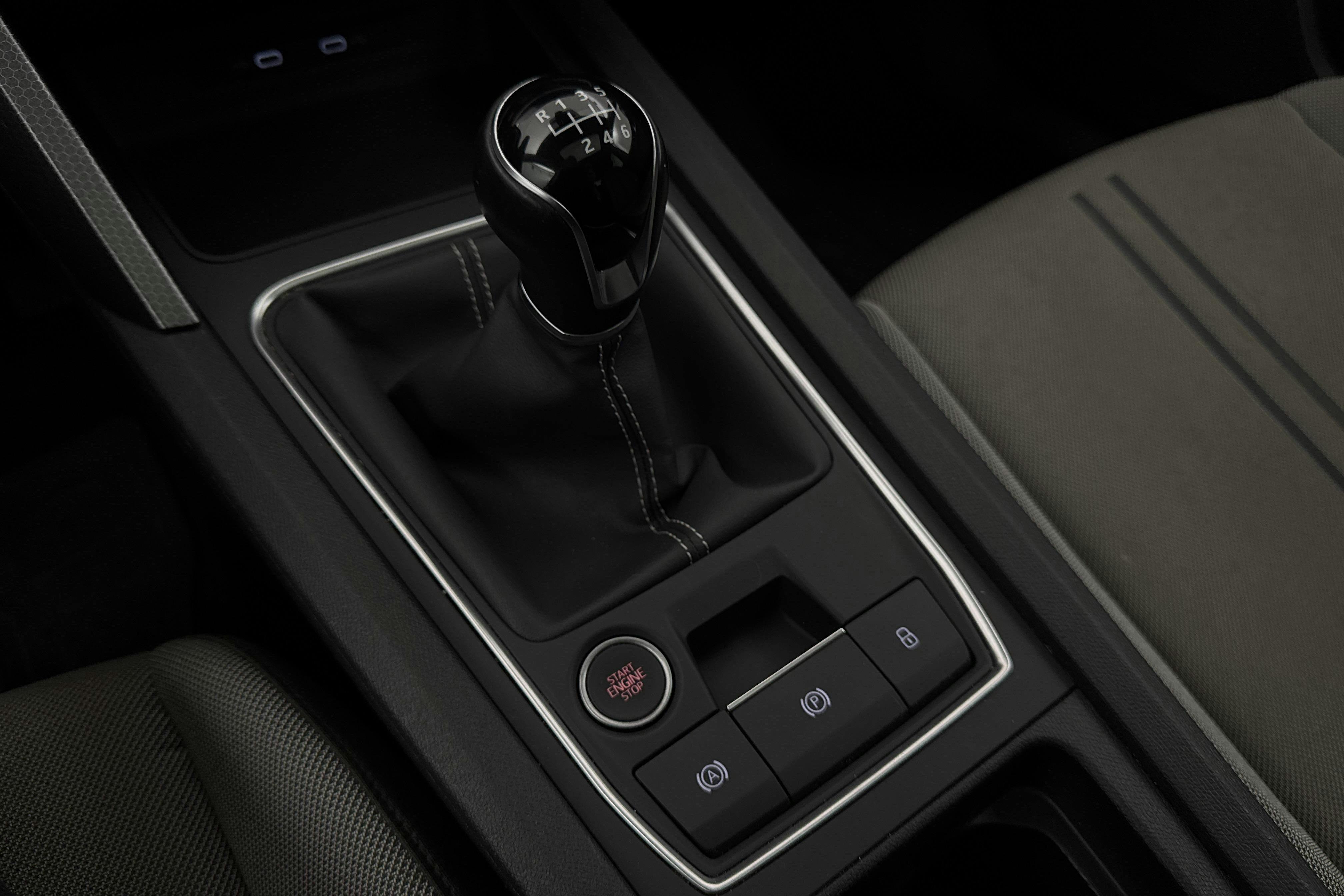 Vehicle Image 18