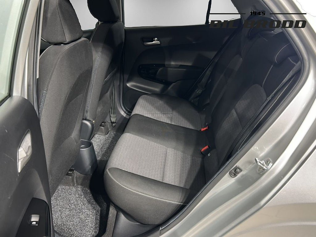 Vehicle Image 9